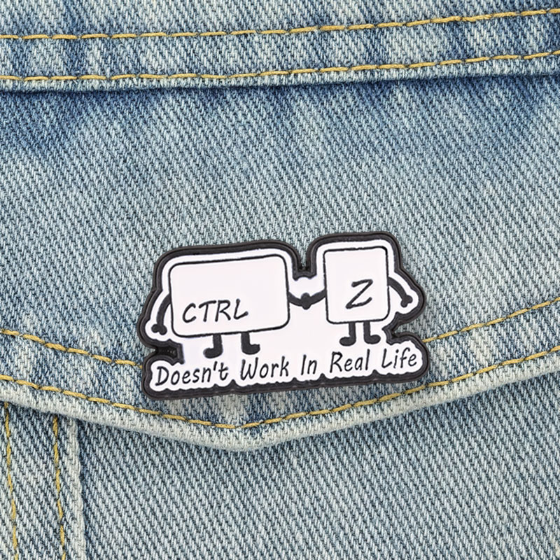 Tech Accessories For Work - Pins de Esmalte Engraçados com Memes